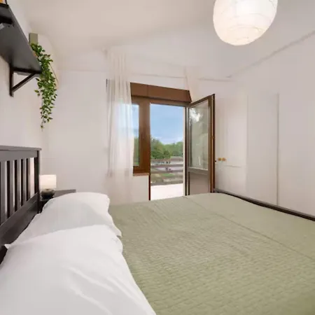 Villa Five Bedroom With Pool Lovreć