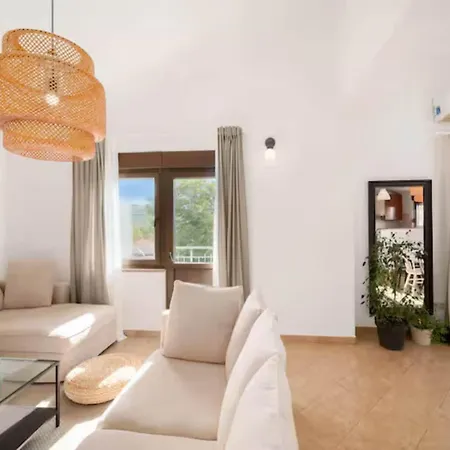 Villa Five Bedroom With Pool *