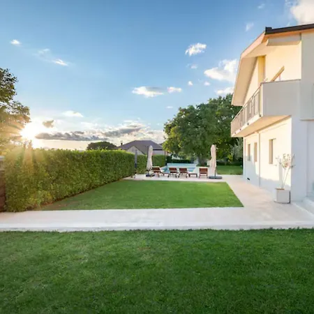 Five Bedroom With Pool Villa