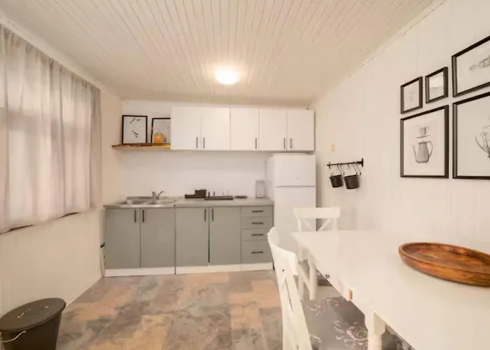 Five Bedroom With Pool Lovrec