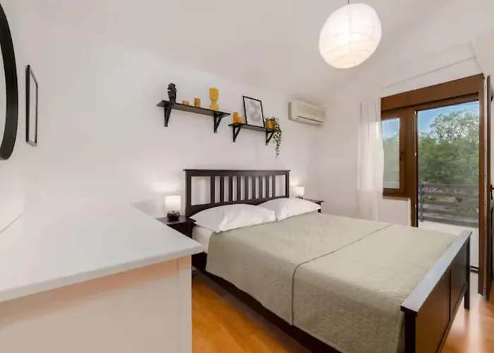 Five Bedroom With Pool Villa