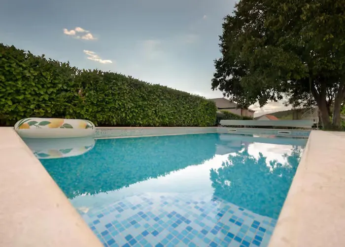 Villa Five Bedroom With Pool